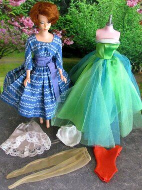 VINTAGE 1961 TITIAN BUBBLE CUT BARBIE LOT, NO GREEN EAR LET'S DANCE, SENIOR PROM